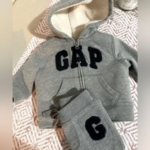 GAP Gray Sherpa-Lined Hoodie & Sweatpants Set with Navy Lettering